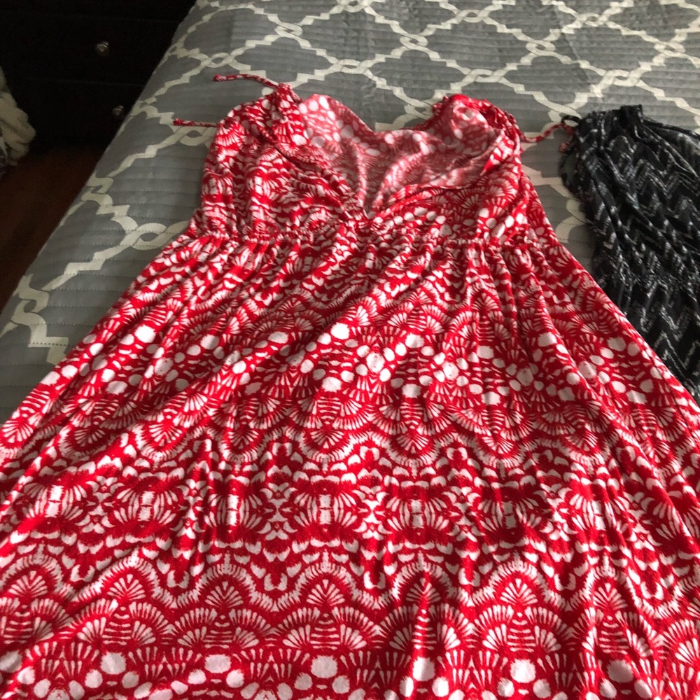 Dresses - Picture 2 of 2